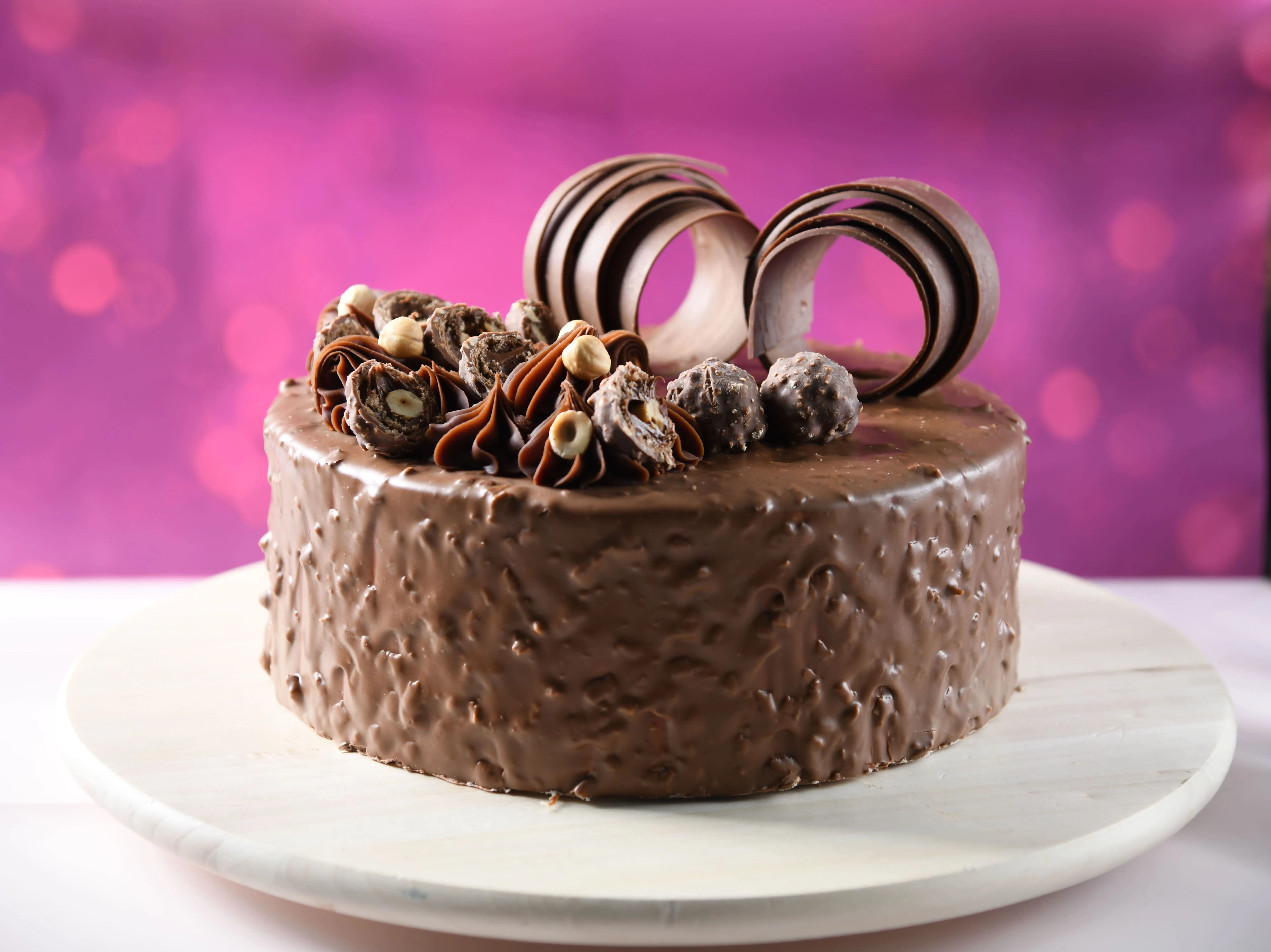 Resources/3/Ferrero Rocher Cake.webp